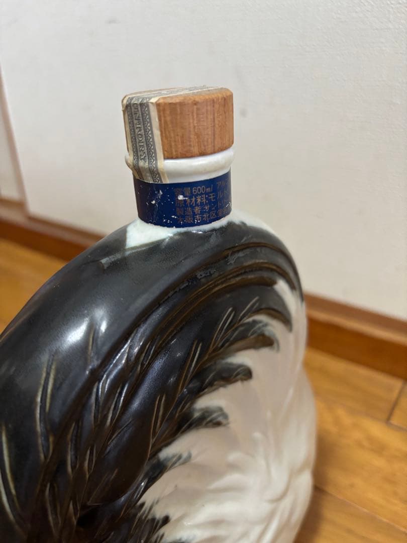 【未開栓】干支 酉 鶏型 陶器 ウイスキー サントリー ローヤル12年