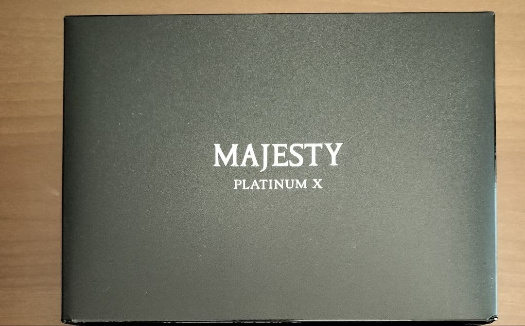 MAJESTY PLATINUM X ゴルフボール