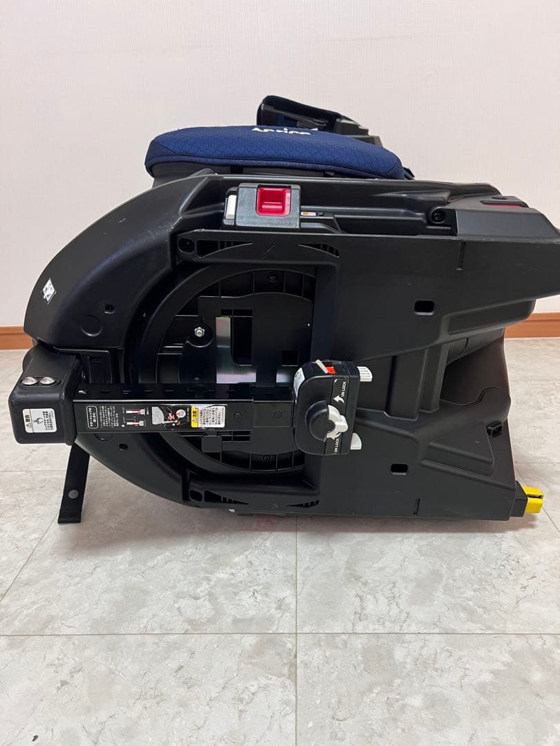 アップリカ フラディアグロウisofix 360° セーフティネイビー