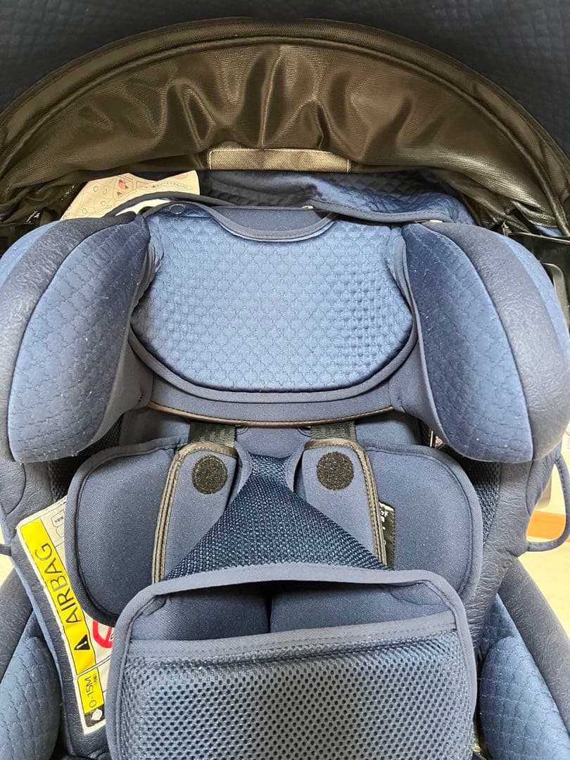 アップリカ フラディアグロウisofix 360° セーフティネイビー
