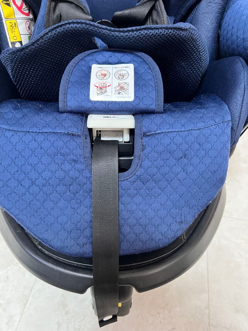 アップリカ フラディアグロウisofix 360° セーフティネイビー