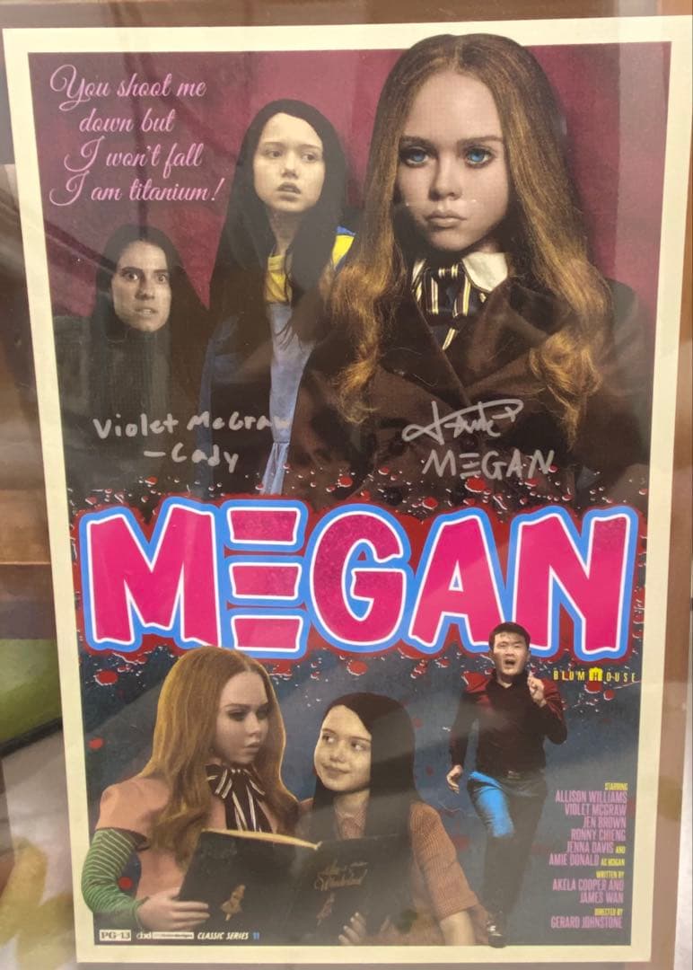 MEGAN autograph 直筆サイン ミニポスター