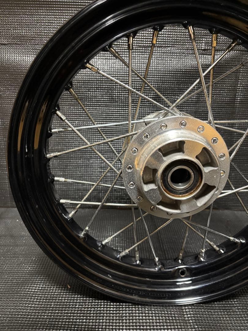 ハーレー スポーツスター 16✖︎3.00 フロントホイール 04年以降