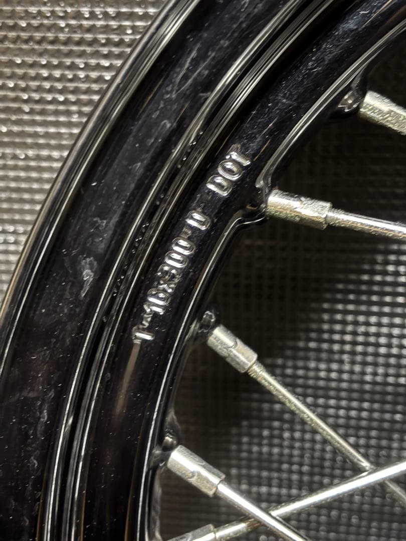 ハーレー スポーツスター 16✖︎3.00 フロントホイール 04年以降