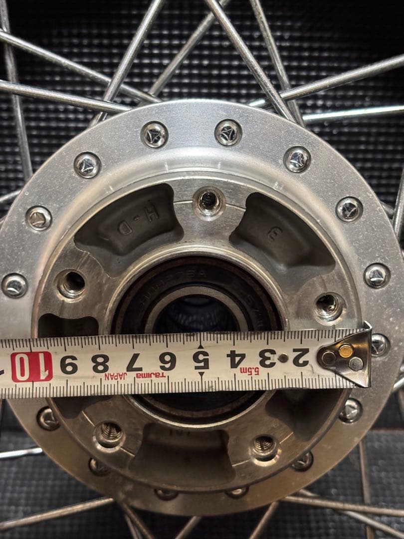 ハーレー スポーツスター 16✖︎3.00 フロントホイール 04年以降