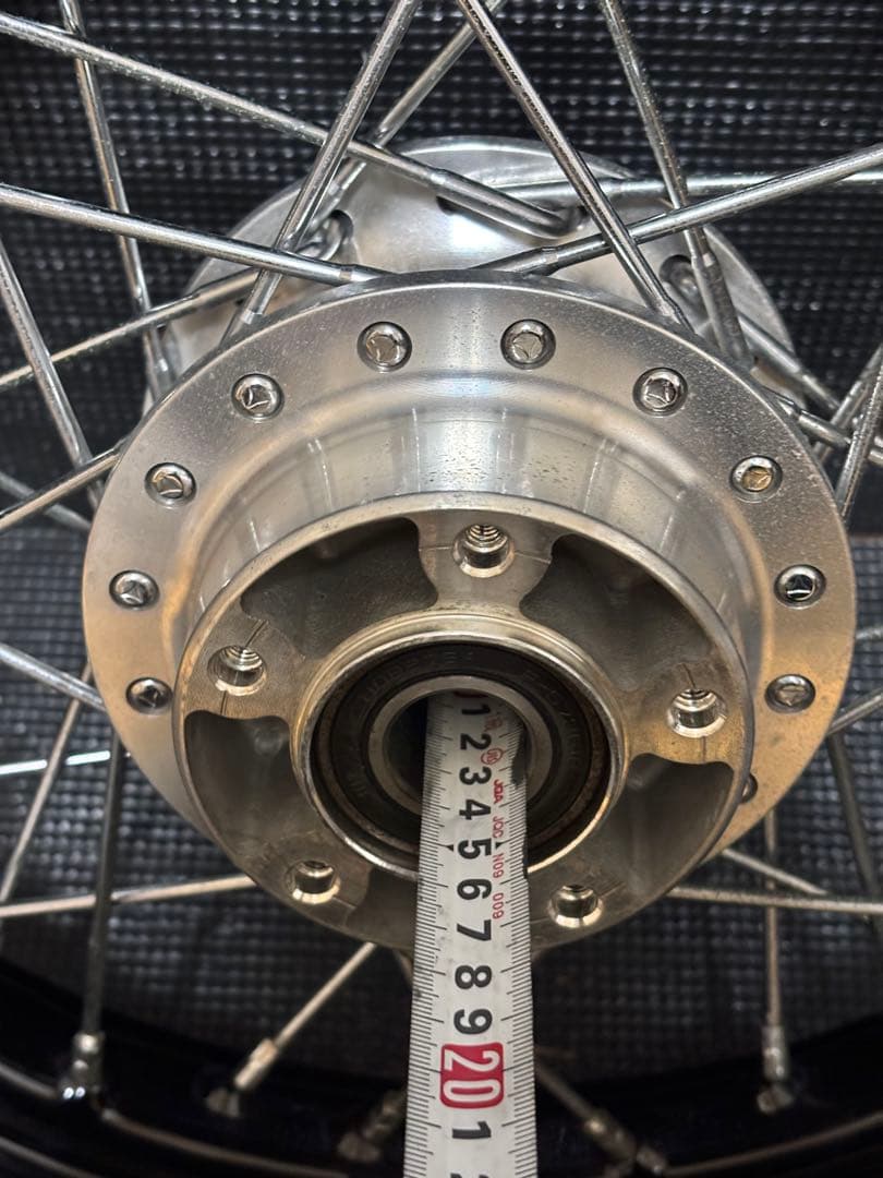 ハーレー スポーツスター 16✖︎3.00 フロントホイール 04年以降