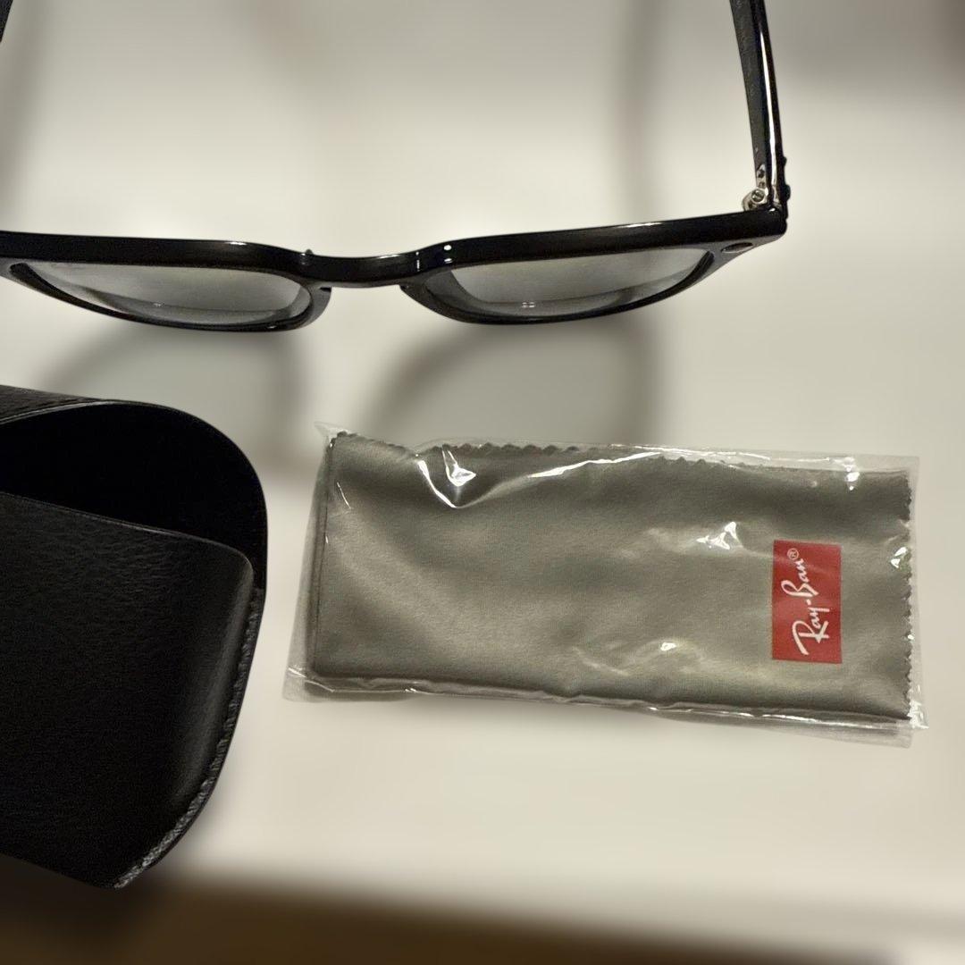 RayBanレイバンRB4258F 601/87