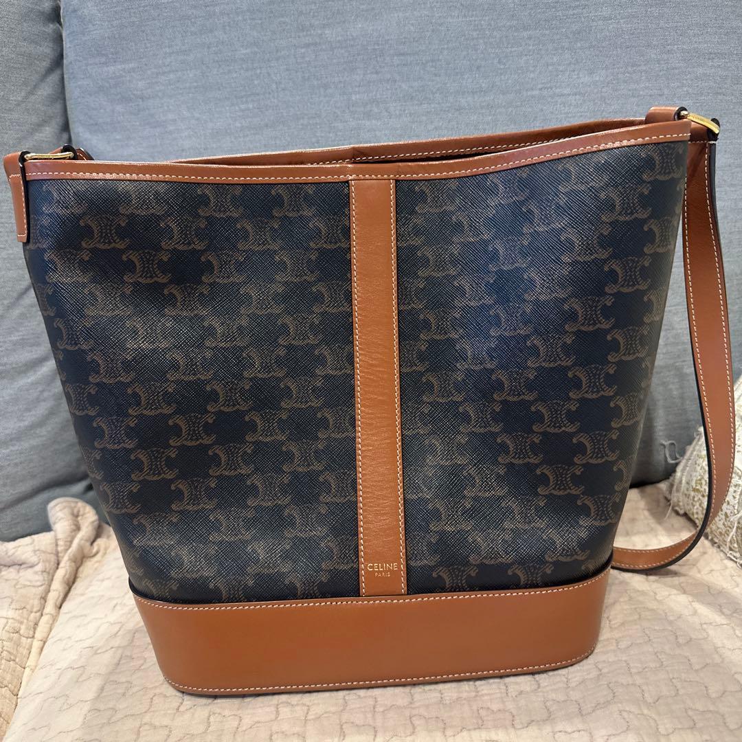 CELINE ミディアム バケット バッグ　トリオンフ