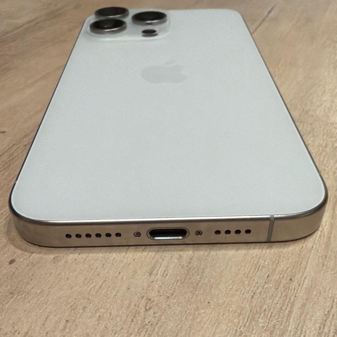 iPhone15proMax 256GBホワイトチタニウム