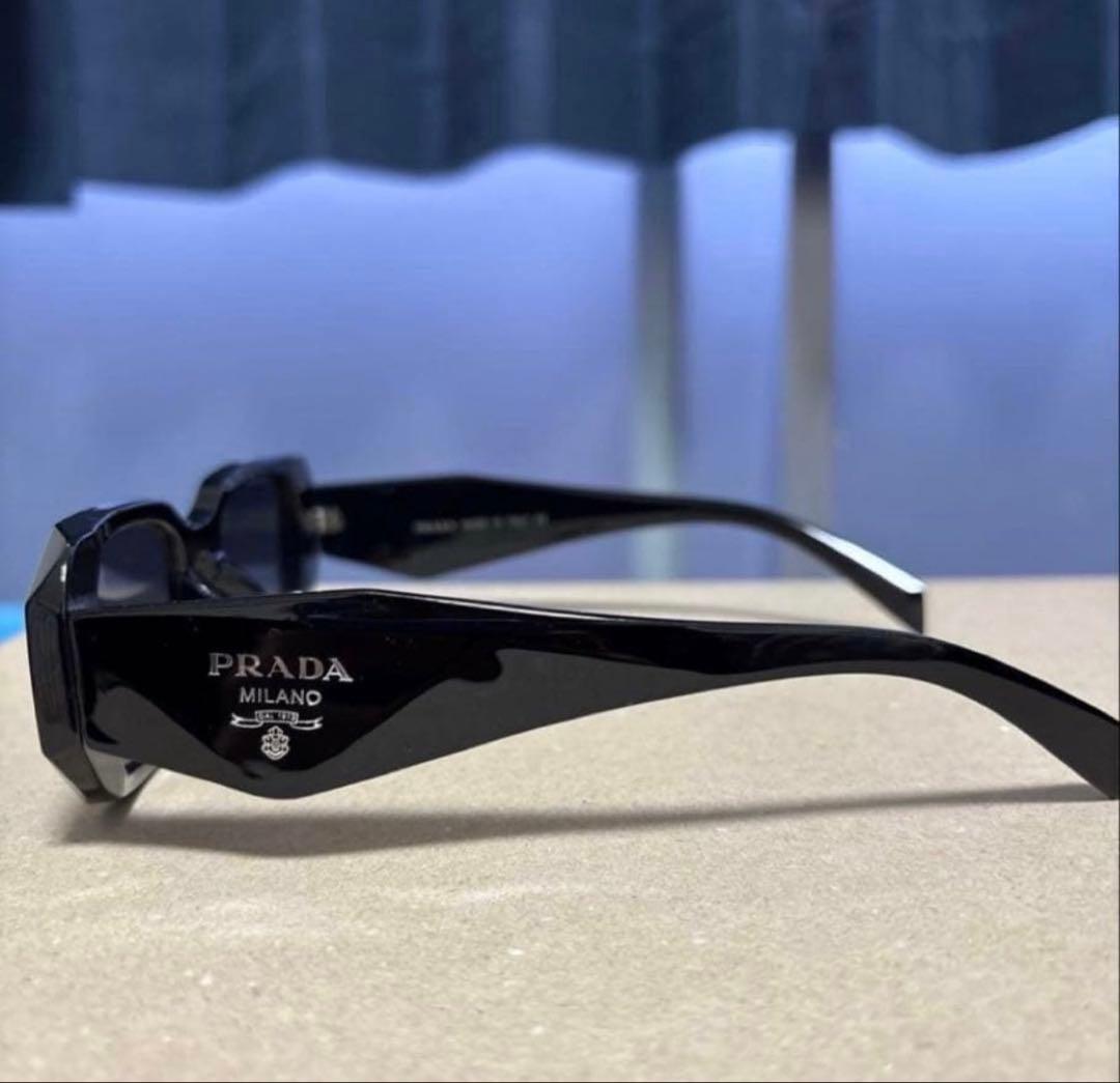 サングラス プラダ 早い者勝ち 明日には消します