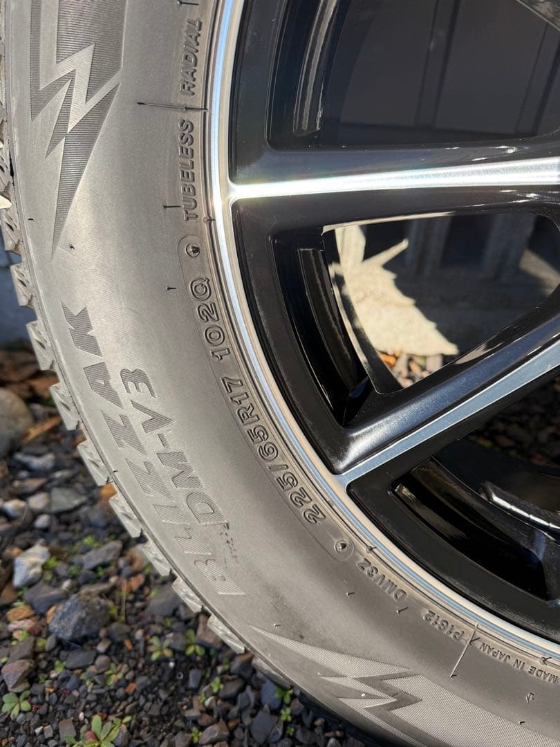 ブリヂストン 17インチ アルミホイールスタッドレスタイヤエコフォルム　ハリアー