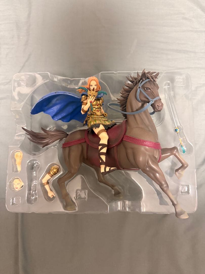 楊端和フィギュア