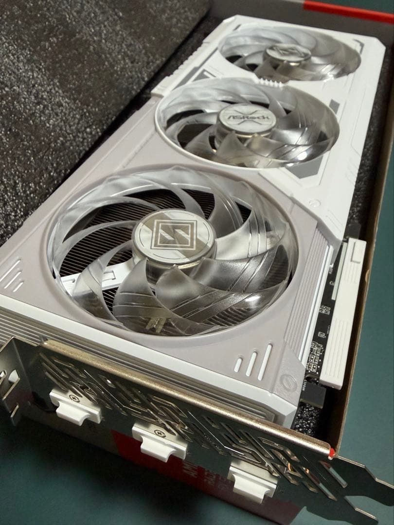 【動作確認済】ASRock RX 9060XT 16GB