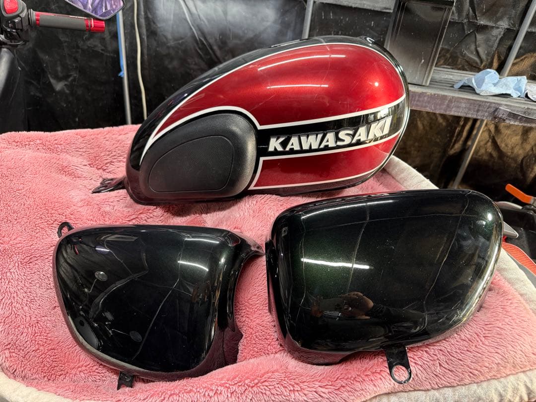 Kawasaki タンクとサイドカバーセット