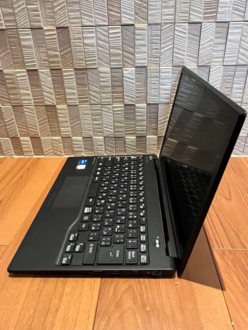 富士通 LIFEBOOK U9313/NX / Core i5-1235U /