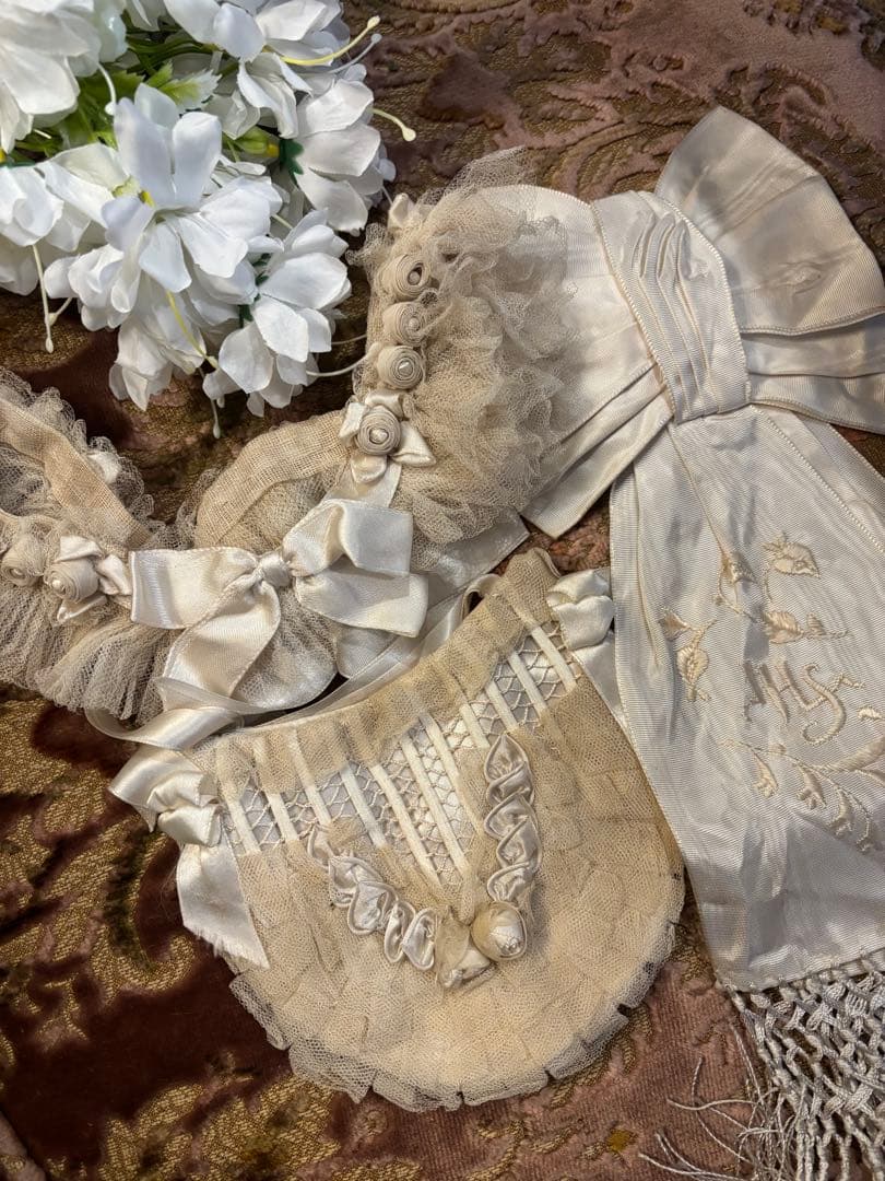 フランスアンティーク✨小さな薔薇リボンバック薔薇の花輪刺繍入りジャボ3点セット‼︎