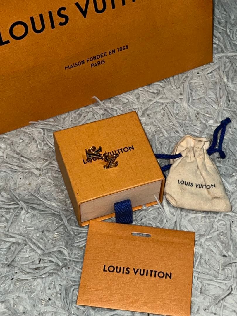 LOUIS VUITTON ピアス