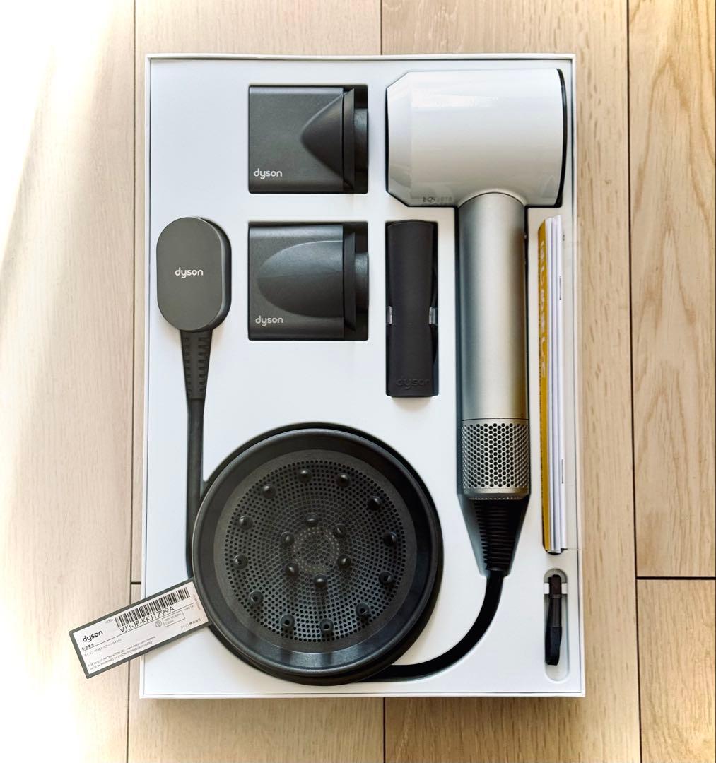 Dyson Supersonic ドライヤー HD01　ホワイト シルバー