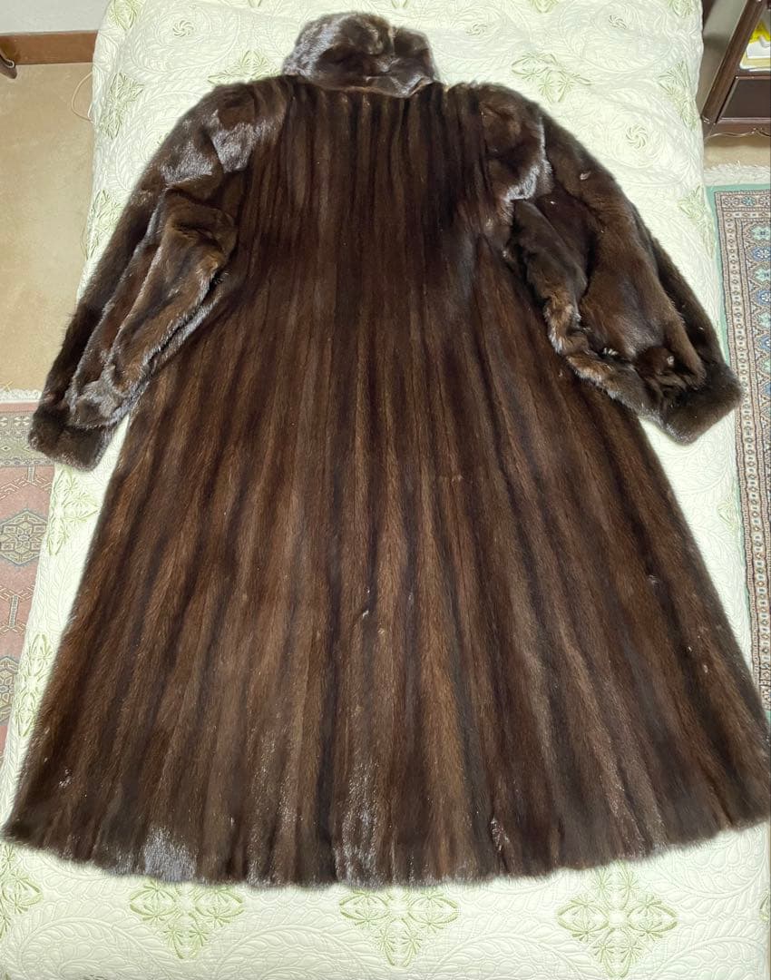 Chloeミンクコート　Aラインでボリューム感あり見栄え間違いなし　お値下げ！