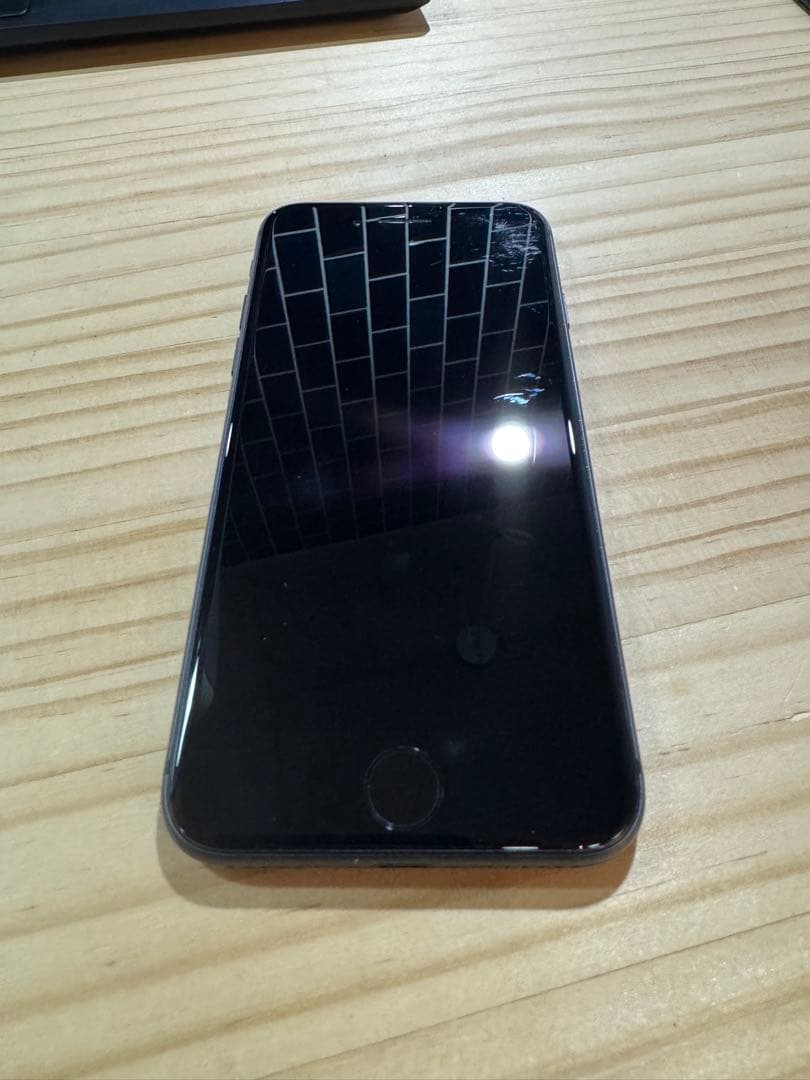 【本体のみ】iPhone8 64GB SIMフリー 最大容量88％