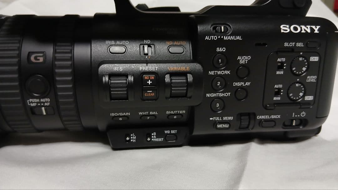SONY HXR-NX800　ビデオカメラ