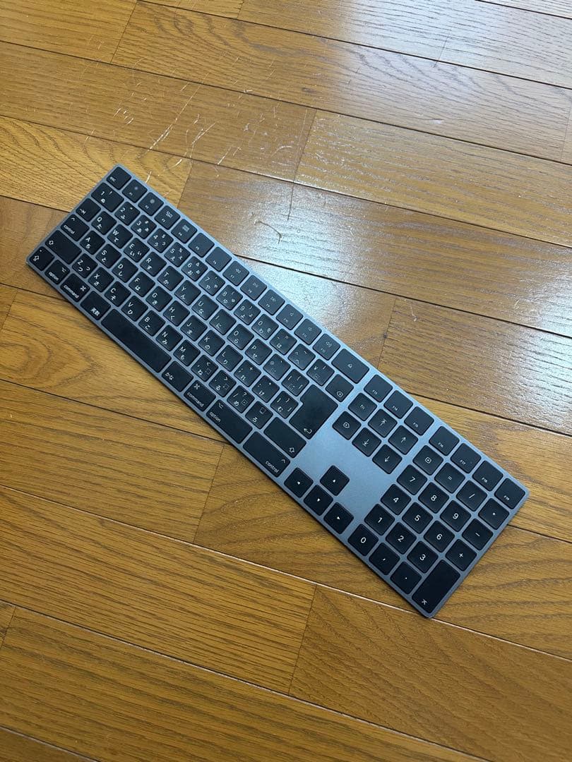 Apple Magic Keyboard（テンキー付き／スペースグレイ）