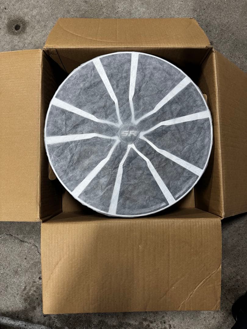 【未使用品限定出品】　Vスポーク　18インチ①