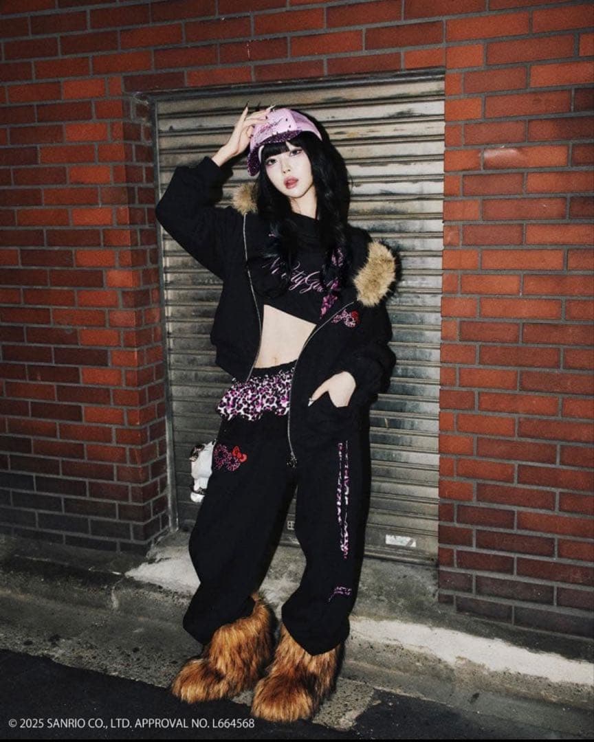 9090 girl × HELLO KITTY 90 Logo セットアップ M