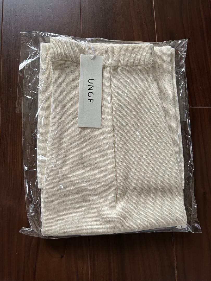 【新品タグ付き】UNOF Knit pants ニットパンツ ホワイト ふじあみ