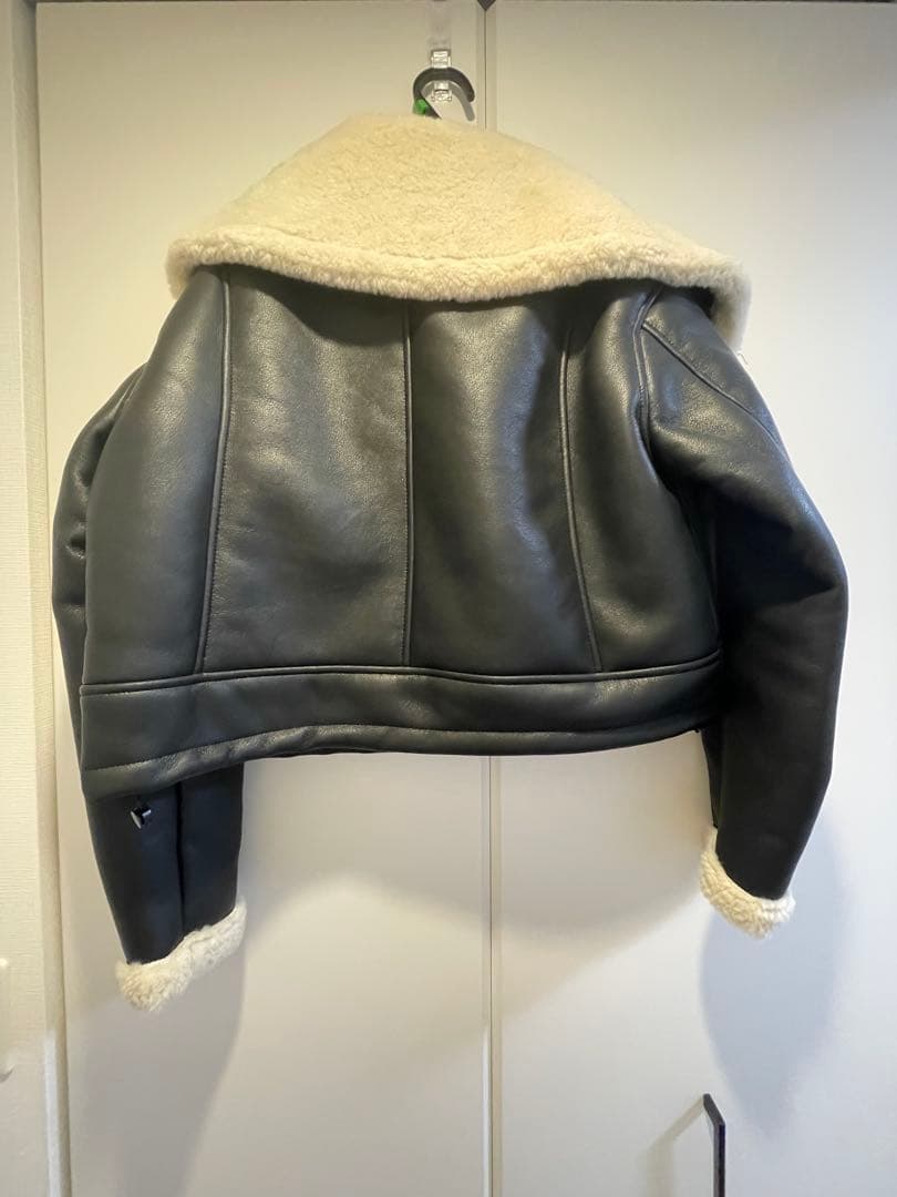 andrea&co. フェイクレザーボアブルゾン　ブラック　AUBREY