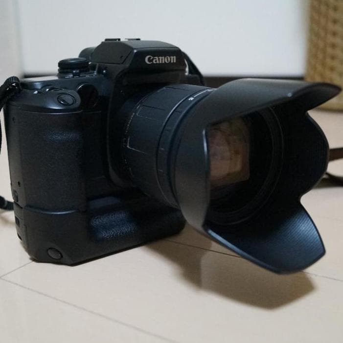 CANON EOS55 35mmフイルムカメラ　バッテリーパック付き