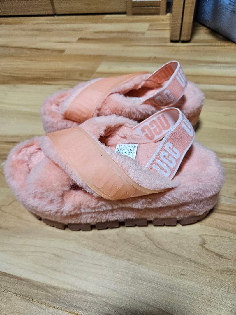 UGG ピンクファー厚底サンダル FUZZITA CLEAR 23cm