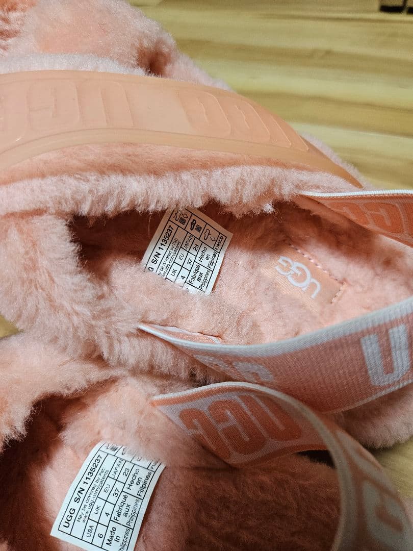 UGG ピンクファー厚底サンダル FUZZITA CLEAR 23cm