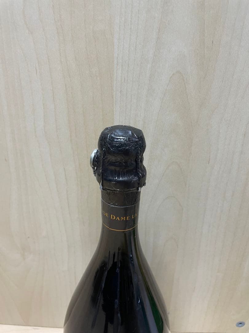 LA GRANDE DAME シャンパン 750ml