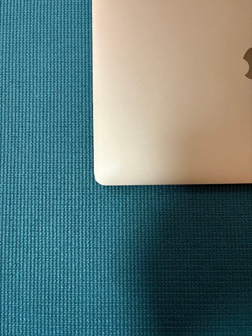 MacBookAir 2020 Apple M1 8G SSD256G ゴールド