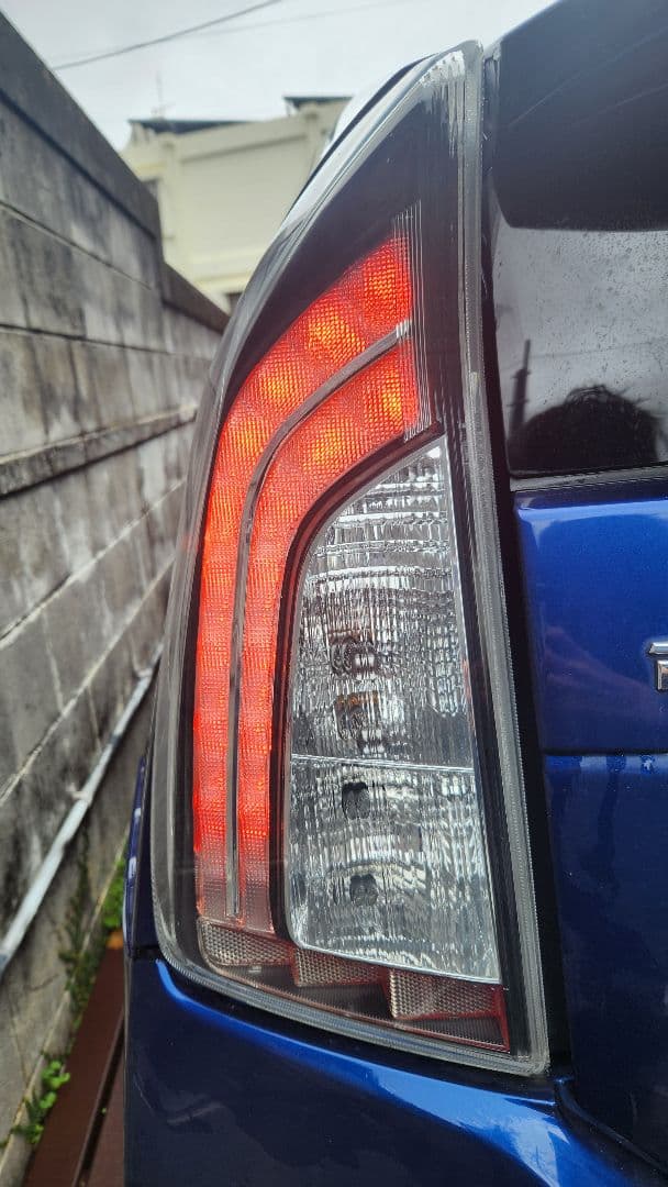 ３０プリウス　社外テール　G's テールランプ　プリウス