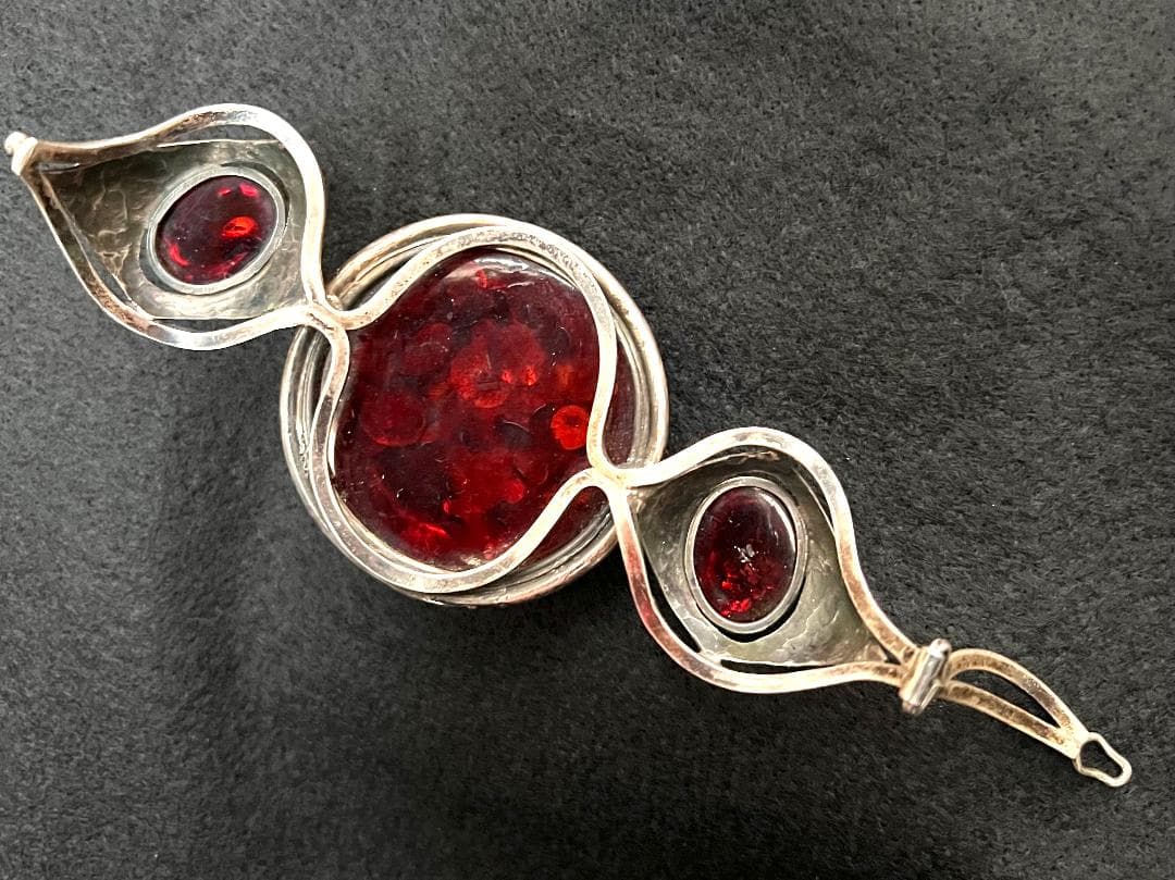 旧ソ連 大きな琥珀 約45ミリ★ SILVER 素材 (b34)