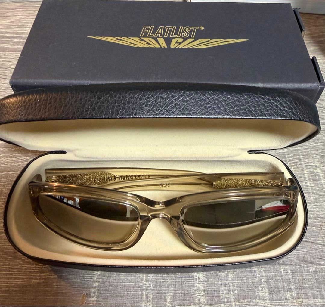 FLATLIST クリア サングラス ケース付veneda ccrter モデル