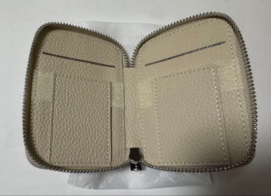 CUSTYPEストラップマグネットポーチ付iPhone15Proケース4点セット