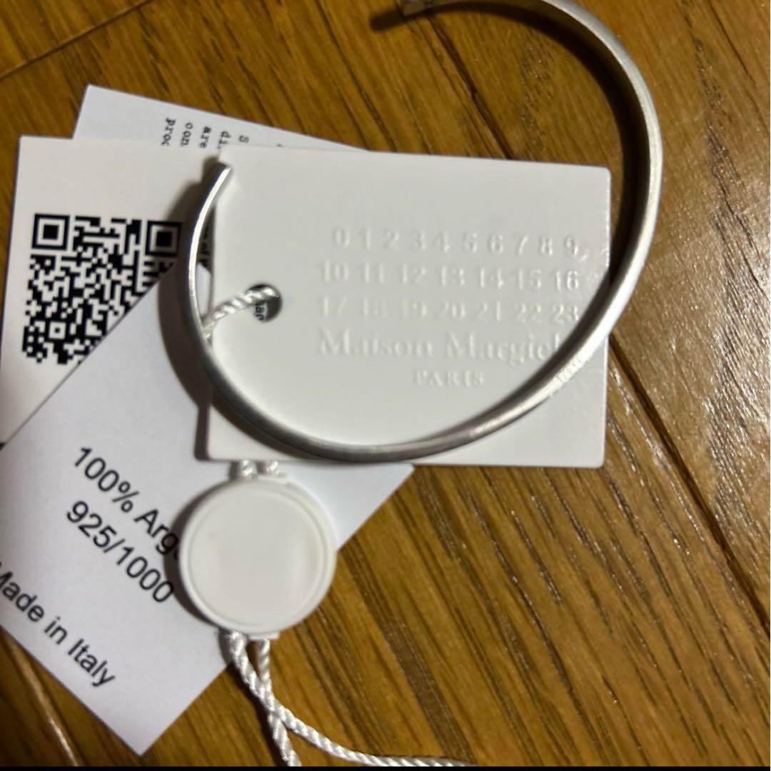 メゾンマルジェラ シルバー バングル ブレスレット