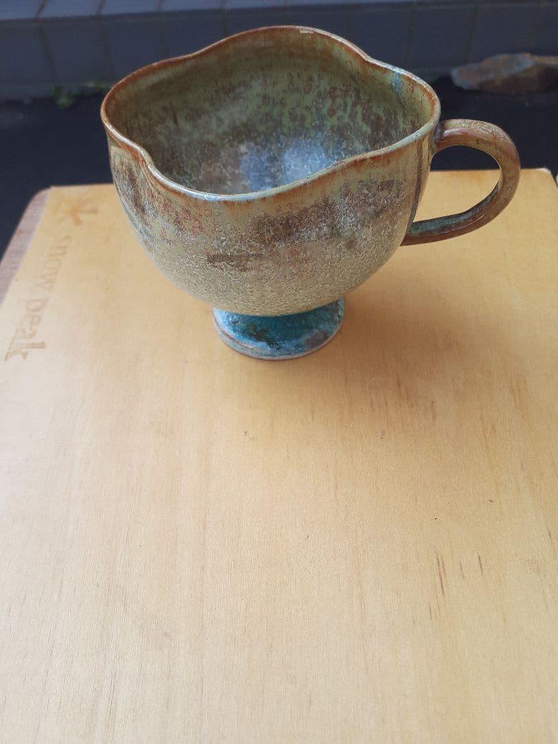 中尾哲彰作　銀河釉薬　花びら型陶器カップ