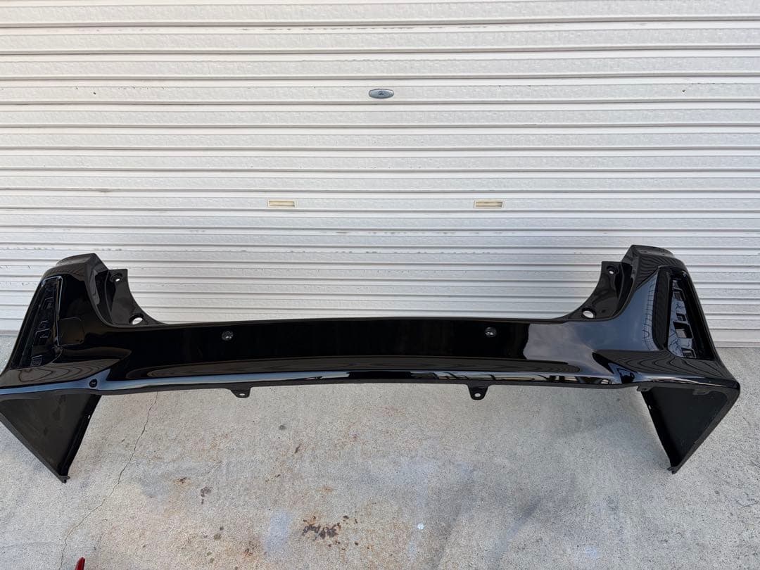 ヴォクシーZRR80 純正リアバンパー