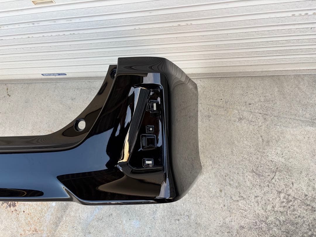 ヴォクシーZRR80 純正リアバンパー