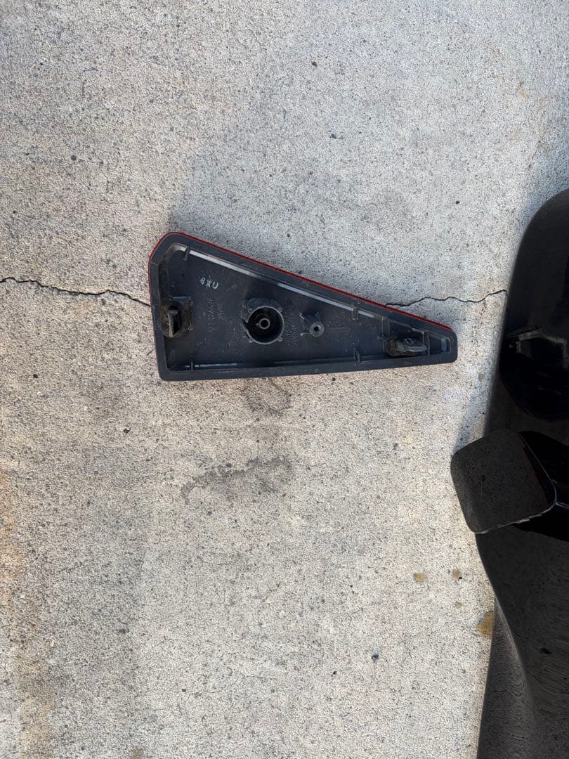 ヴォクシーZRR80 純正リアバンパー