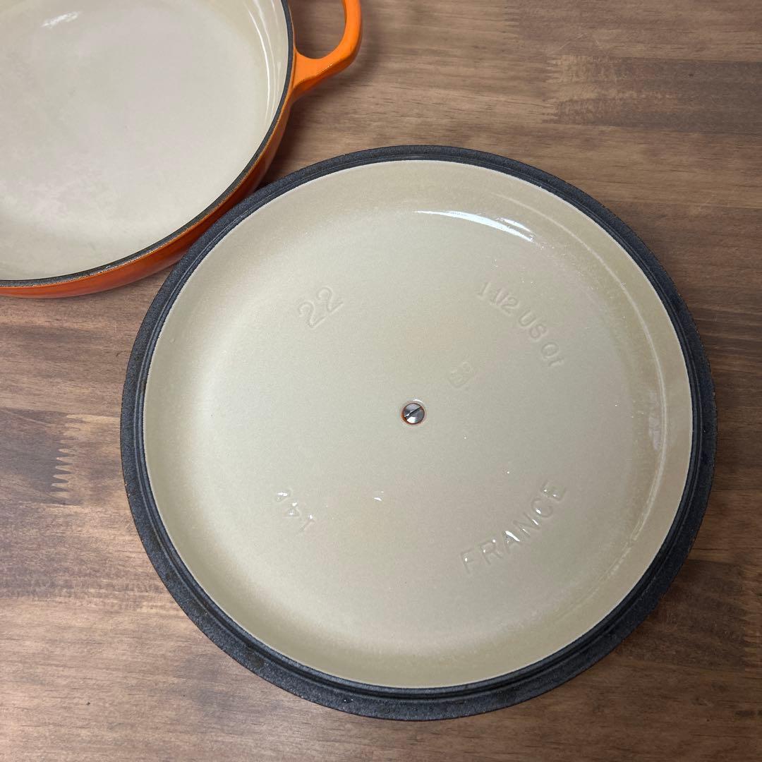 ル・クルーゼ（Le Creuset）ビュッフェ・キャセロール 22cm オレンジ