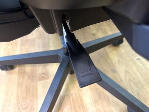 J【中古品】イトーキ サリダチェア YL8 可動肘付 YL8-SGBL-AEL