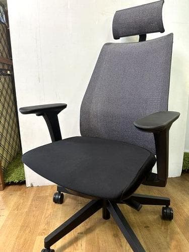 J【中古品】イトーキ サリダチェア YL8 可動肘付 YL8-SGBL-AEL