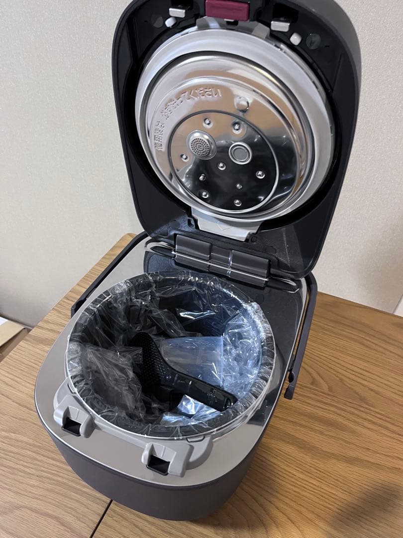 新品　箱無　Panasonic 踊り炊き sr-m10a 炊飯器　可変圧力