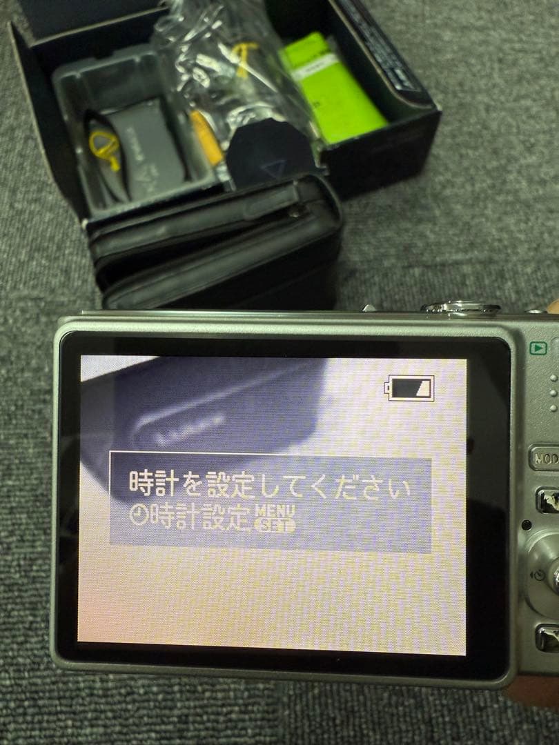 鰻*様 Panasonic LUMIX DMC-FS20 シルバー (動作確認