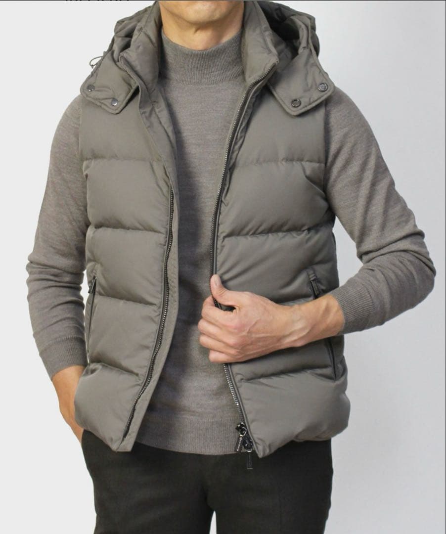 新品ムーレーMoorer グレージュ ダウンベスト　fire-wk 　国内正規品